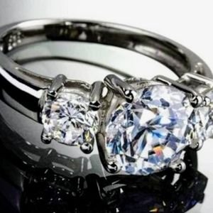 DiamondAura 2.5 carat ring